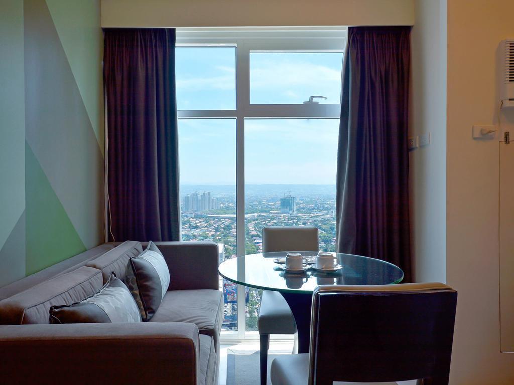 Currency Serviced Suites マニラ市 エクステリア 写真